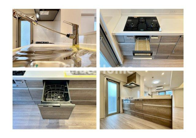 【システムキッチン】ワイドで収納豊富な使い勝手の良いカウンターキッチンには、食洗器・伸縮タイプのキッチン水栓、三ツ口コンロ・魚焼きグリルなどの便利な設備が標準完備されています。