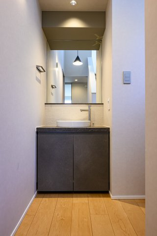 【目黒区洗足1丁目 新築戸建の洗面】
