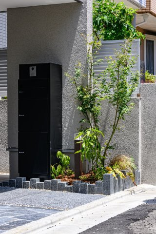 【目黒区洗足1丁目 新築戸建のエントランス】