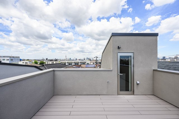 【目黒区洗足1丁目 新築戸建のバルコニー】