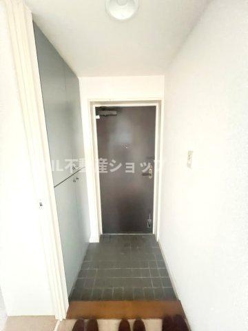 【相武台西パーク・ホームズの玄関】