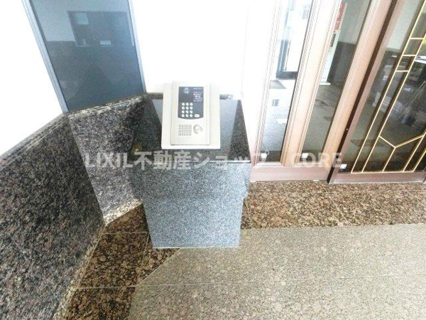 【相武台西パーク・ホームズのエントランス】