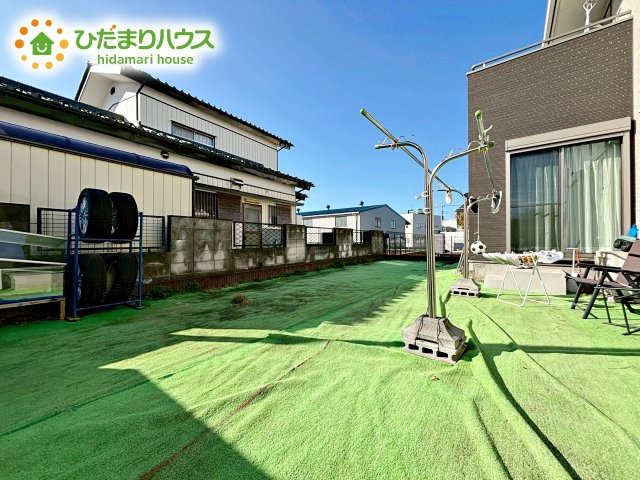 お庭に緑を増やすと空間温度を下げることができるので、家に入り込む風も涼しくなります。