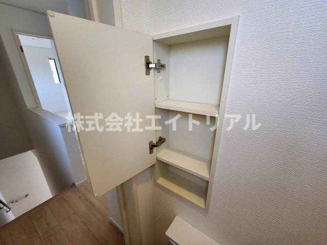 2階　トイレ収納