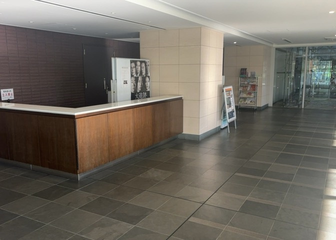 マンションのエントランスには、もともと風よけや防犯の役割がありますが、マンションによって宅配ボックスなどの設備が備わっている所もあります。日々の生活をイメージしながら生活しやすさをチェックしましょう。