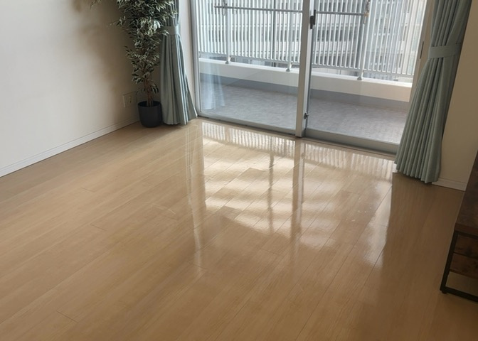 直線タイプはLとDKを一直線に並べた形で対面キッチンのタイプです。一般的なのでよく見かけるかもしれません。直線タイプに似た直接アイランドタイプは、キッチンとダイニングの間に壁がない分広く感じられます。