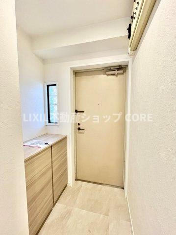 玄関ホールがスッキリ広々としていると帰る時も出ていく時も気持ちが良いものです！　