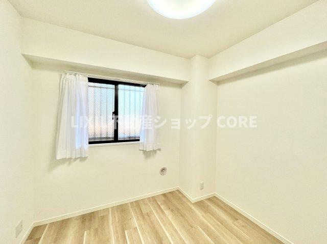 室内はいつも明るい印象なので気持ちの良い朝を迎えられます。毎日の生活も明るくなりそう♪　