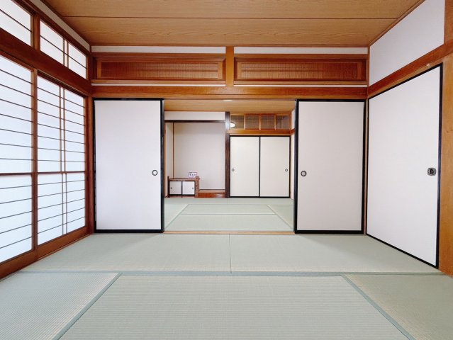 ■和室｜畳にはリラックス効果があるといわれています。フローリングでは感じることのできない圧倒的な寛ぎやすさを実感してください♪