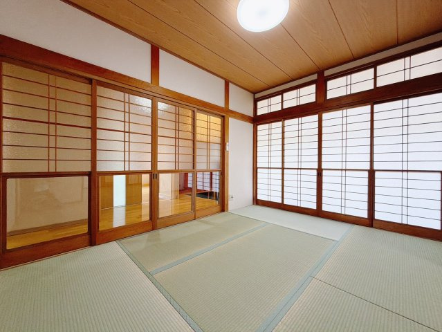 ■和室｜和室を書斎にしたり、冬にはコタツを敷いて家族みんなで年越しをするのもいいですね。家族みんなのお気に入りの空間になります♪