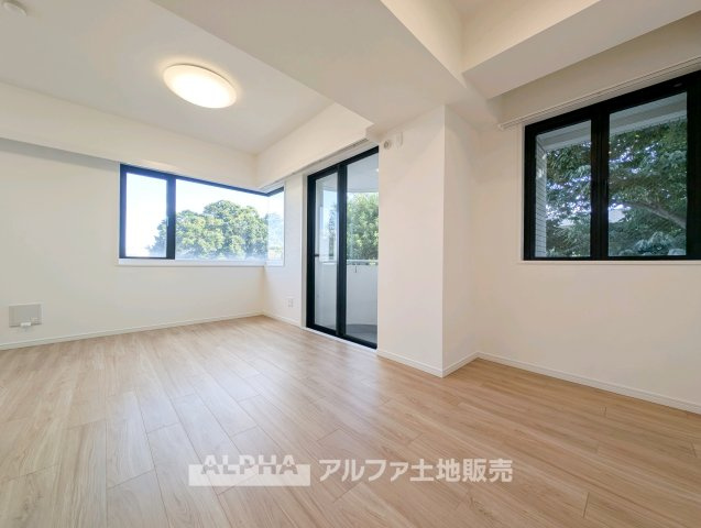 こちらのリビングで趣味の時間をお楽しみください