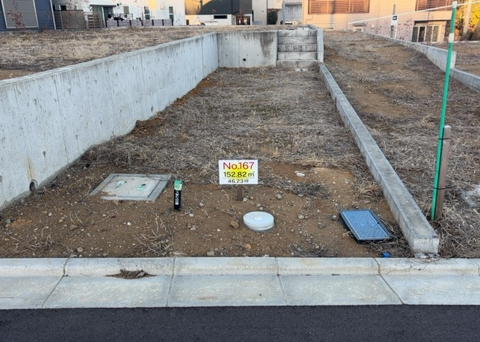 物件の詳細については、現地を見てわかること以外に、役所や法務局などで調べないとわからないことがあります。そのため、現地に行く場合は、もしこの物件を買ったらどのような生活ができるかをイメージしましょう。