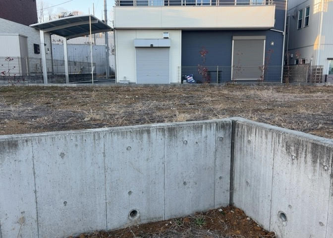 家を建てる前提で土地を探している場合、地盤の丈夫さは譲れない条件の一つです。地盤が脆弱だと追加工事が必要となります。また、過去に地盤沈下や液状化現象を起こした土地は、できるだけ避けた方がいいでしょう。