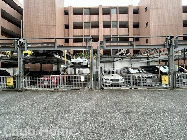 【敷地内駐車場】最新の空き状況や費用などの詳細は担当スタッフまでお問い合わせください。