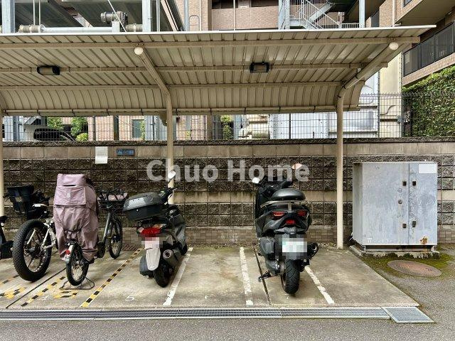 【バイク置場】最新の空き状況や費用などの詳細は担当スタッフまでお問い合わせください。