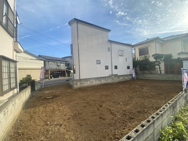 周囲にゆとりがあり、のびのびとした暮らしが叶う住環境。約38坪の敷地でゆとりある住まいづくりが可能です。