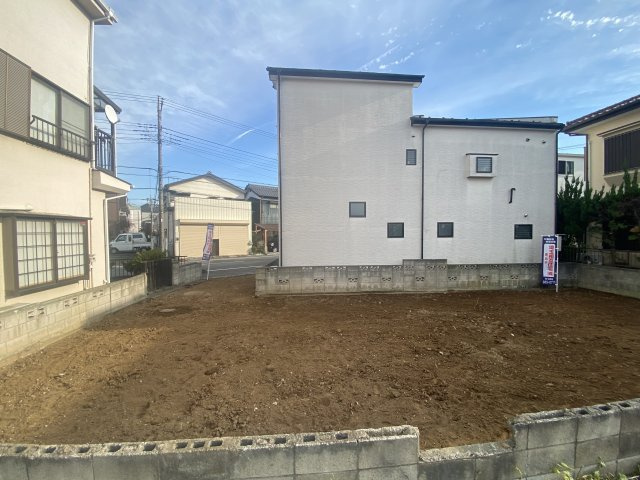 周囲にゆとりがあり、のびのびとした暮らしが叶う住環境。約38坪の敷地でゆとりある住まいづくりが可能です。