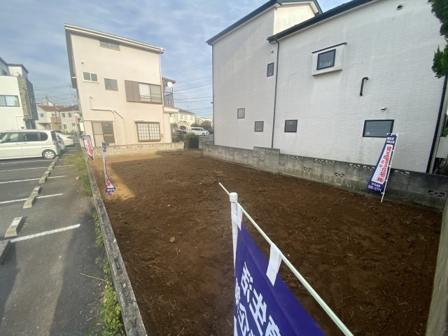 周囲にゆとりがあり、のびのびとした暮らしが叶う住環境。約38坪の敷地でゆとりある住まいづくりが可能です。