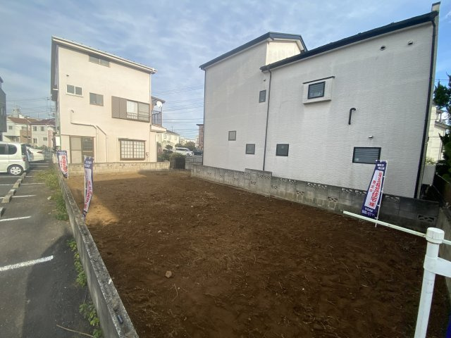 周囲にゆとりがあり、のびのびとした暮らしが叶う住環境。約38坪の敷地でゆとりある住まいづくりが可能です。
