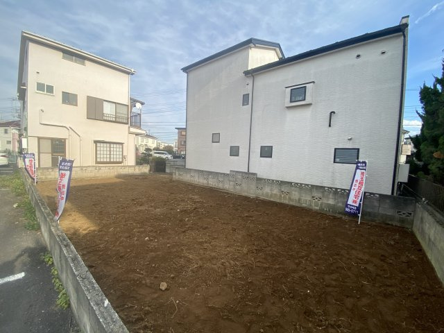 周囲にゆとりがあり、のびのびとした暮らしが叶う住環境。約38坪の敷地でゆとりある住まいづくりが可能です。
