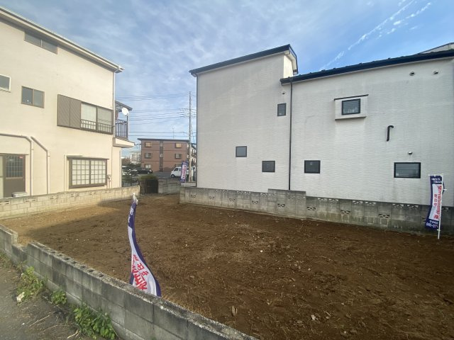 周囲にゆとりがあり、のびのびとした暮らしが叶う住環境。約38坪の敷地でゆとりある住まいづくりが可能です。