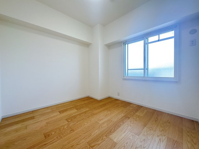 北西側洋室です。　お子様のお部屋にぴったりのサイズです！