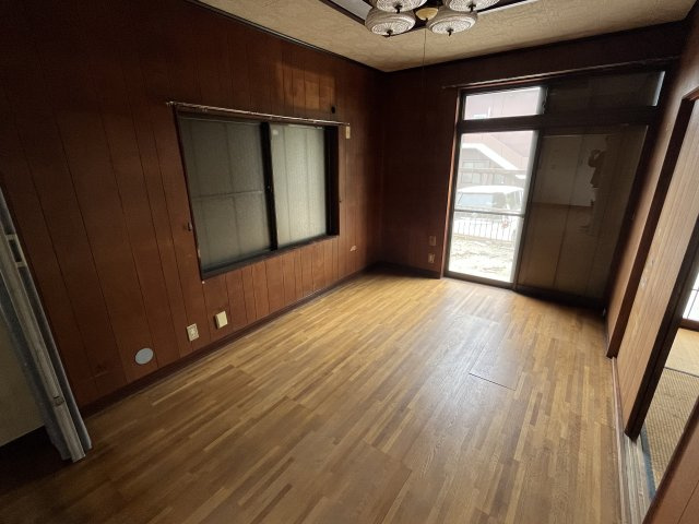 キッチン横の洋室です。