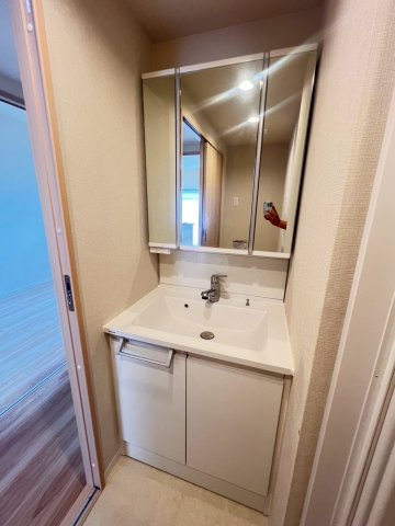 ☆Wash　Room☆☆3面鏡洗面化粧台　◎2024年にフルリフォーム済み♪