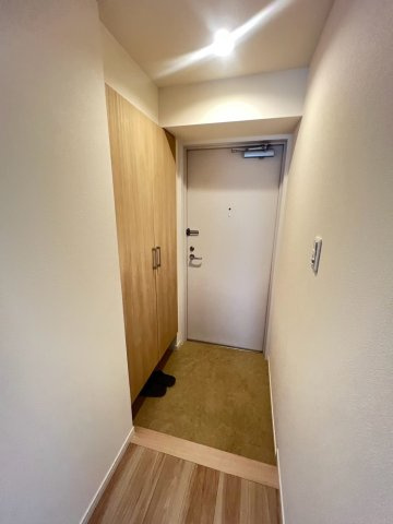 収納もある玄関です