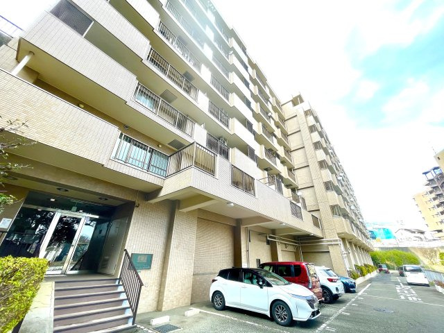 ご見学の際にはご自宅はもちろん、駅やご指定頂いた場所まで無料でお迎えに伺います。