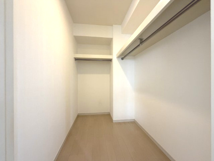たっぷりと荷物が入るよう、ウォークインクローゼットを完備いたしました。