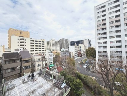 お部屋から見る眺望は、目線が気にならない抜け感のある眺めになっております。