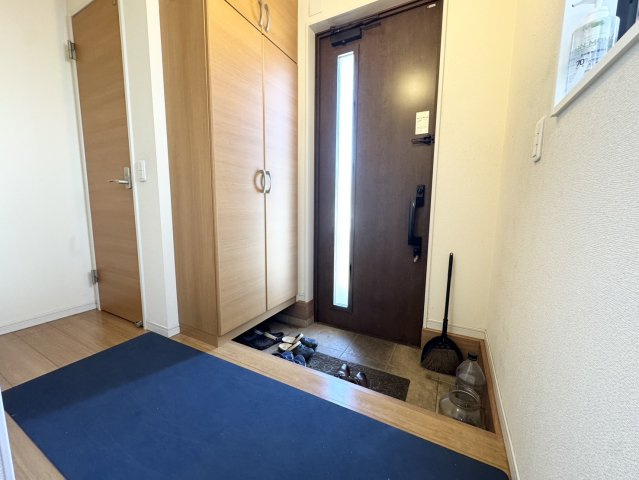 落ち着いた玄関です