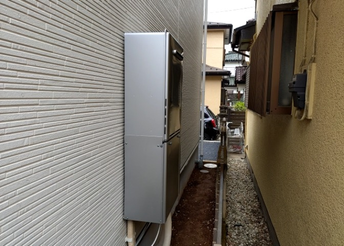 省エネ給湯器とは従来型の給湯器より熱効率が高く、少ない燃料でたくさんのお湯を沸かすことが出来る高効率な給湯器のことを指します。また、省エネ給湯器には種類があり、利便性や効果なども様々です。
