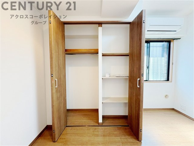 衣類やアクセサリー、小物類の収納が便利で整理整頓がしやすく、部屋の美観を保ちつつ、スペースを最大限に活用できます。衣服のしわやダメージを防ぎ、長持ちさせることができます。