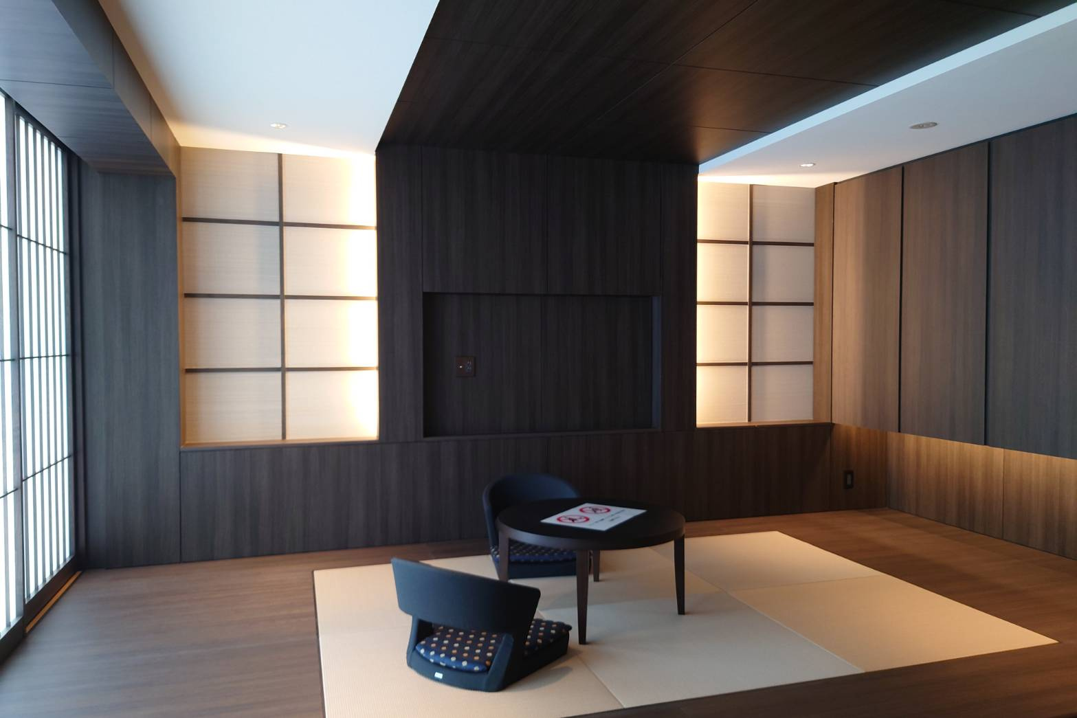 【ゲストルーム】4階ゲストルーム　～雅～　ラグジュアリーホテルでのステイを思わせる上品なお部屋です！