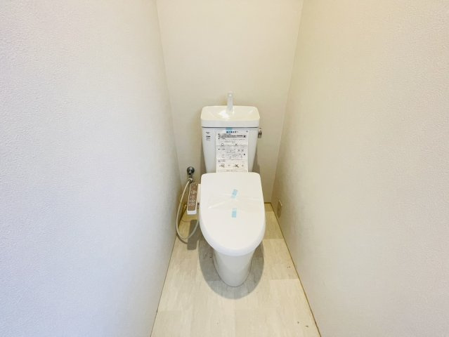 1F
