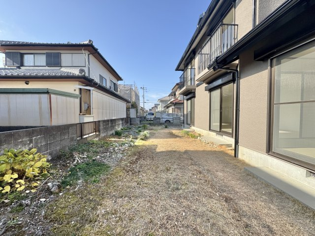 戸建てならではのゆとりある敷地が魅力です。