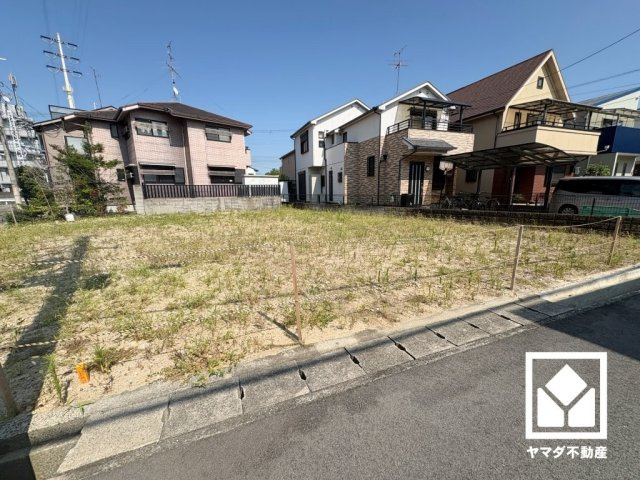 最寄りの阪急今津線「門戸厄神駅」までは傾斜が少ないほぼ平担な道のりで、自転車やベビーカーでの移動もスムーズになります。