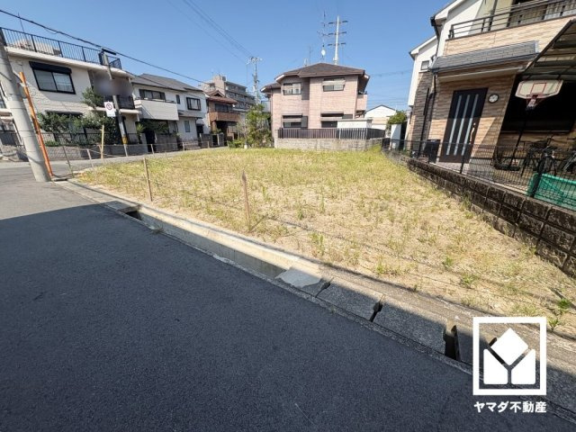 「高木小学校」まで徒歩9分。低学年のお子様の通学にも無理のない距離です。