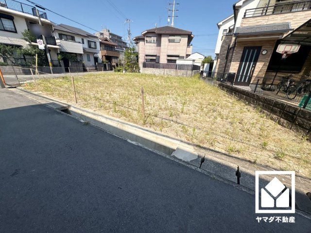 家族との時間も、自分だけの時間も心地よく過ごせる住まいを描ける土地です。