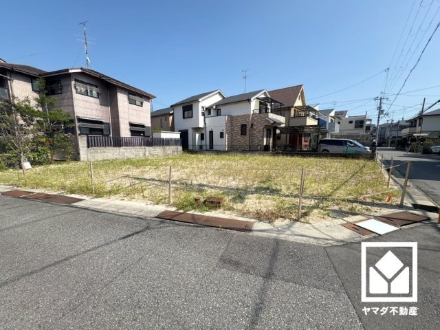 周囲にはすでに建物が建っていますので、実際の採光状況や窓の位置なども事前にご確認いただけます。