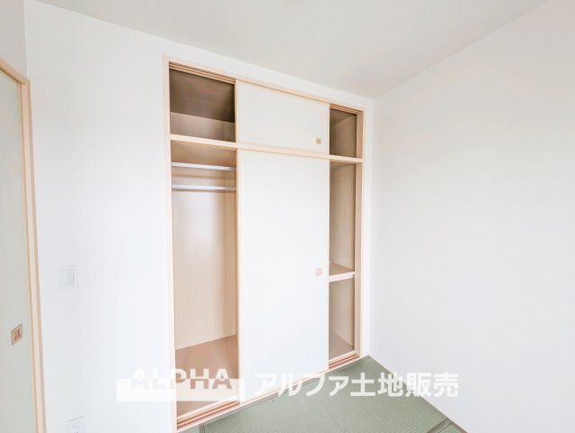 【comfort　room】　◆落ち着きのある室内◆寝室としても子ども部屋としても使いやすく、暮らしの変化にも対応できる空間。日々の時間を穏やかに過ごせます。