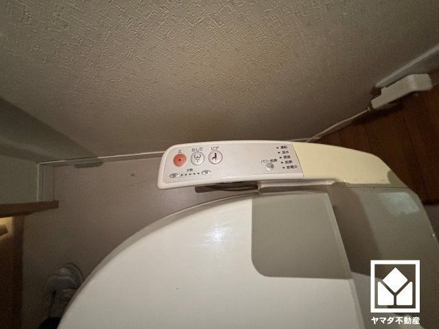 温水洗浄便座付きで、季節を問わずいつでも温かい便座をお使いいただけます。