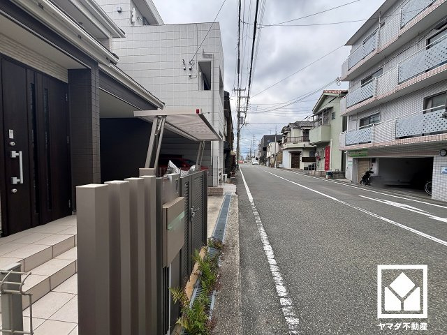 JR東海道本線「立花」駅まで徒歩10分、阪急神戸本線「武庫之荘」駅まで徒歩26分の立地。2沿線利用可能で、毎日の通勤・通学だけでなく、休日のお出かけまで利便性に優れています。