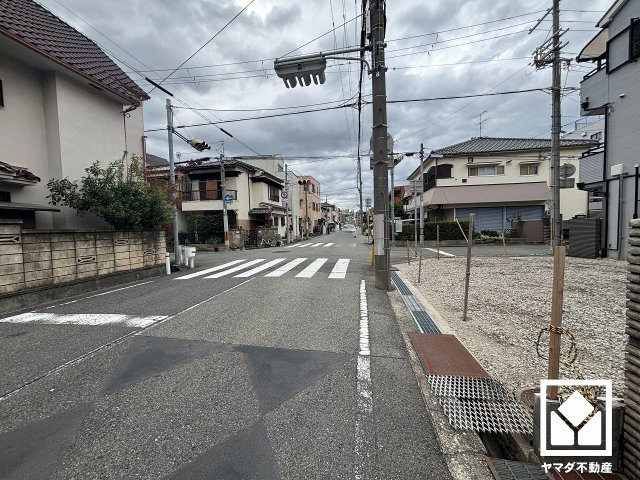 最寄りのJR東海道本線「立花」駅までは傾斜が少ないほぼ平担な道のりで、自転車やベビーカーでの移動もスムーズになります。