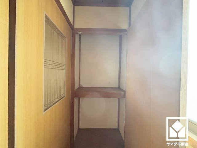 2階廊下にも収納スペースがあり、住空間を広々お使いいただけます。日用品のストックなどもすっきり片付きます。