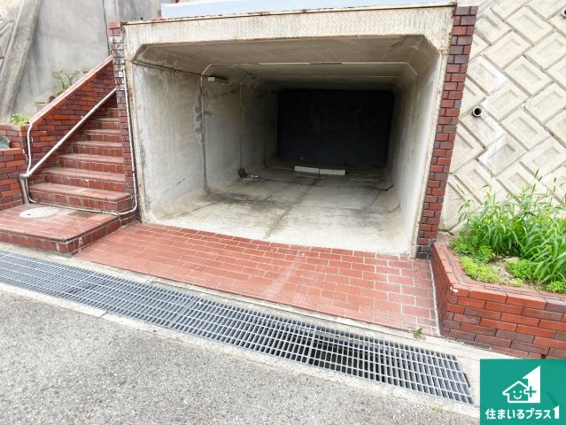 駐車スペース！散水栓があるので、こまめに愛車を洗えます！