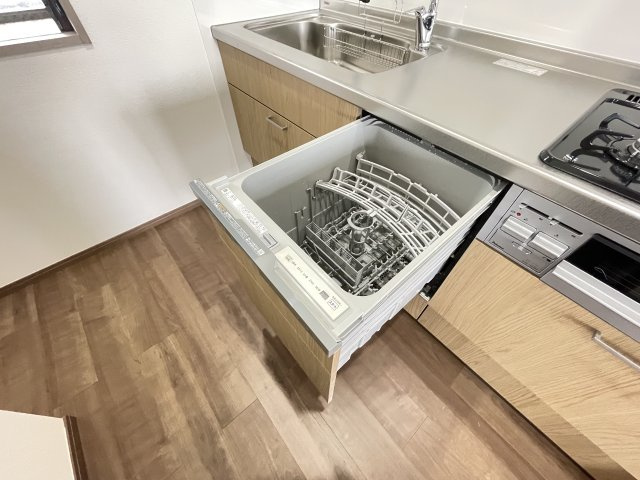 食洗器付きで、家事の負担を減らせます。空いた時間を有効活用。　