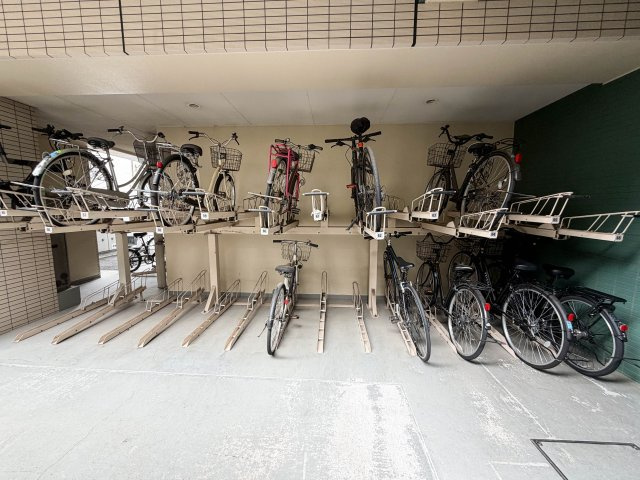 66区画ある駐輪場です。